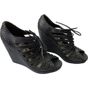 Johnston & Murphy Pewter Snake Print Leather Maddie Caged Wedge Heel size 8.5